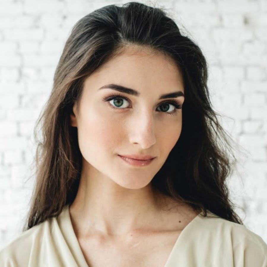 Elena S.